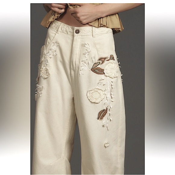 Anthropologie Pilcro High Rise Wide Leg Jeans floral embroidered BoHo cream pant